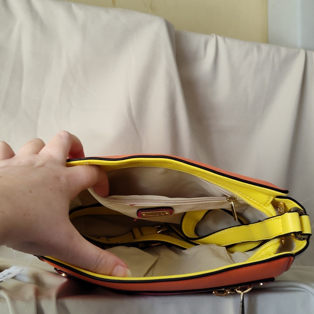 Purse - Picture 4 of 7